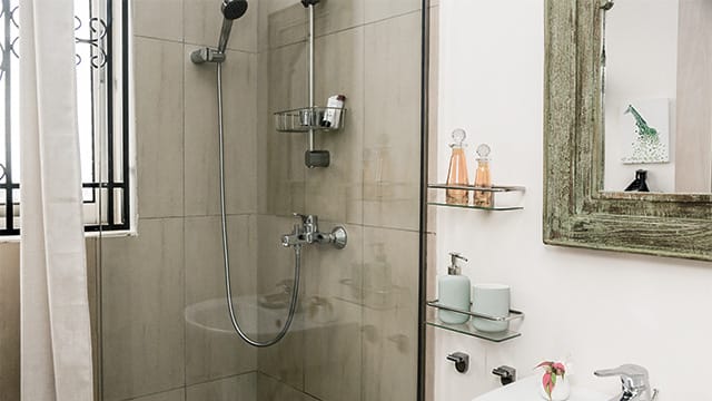 Ewange-Nsozi-bathroom-shower